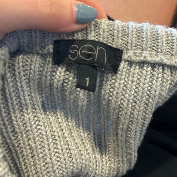 Sen Distressed Crewneck Sweater - Picture 4 of 6